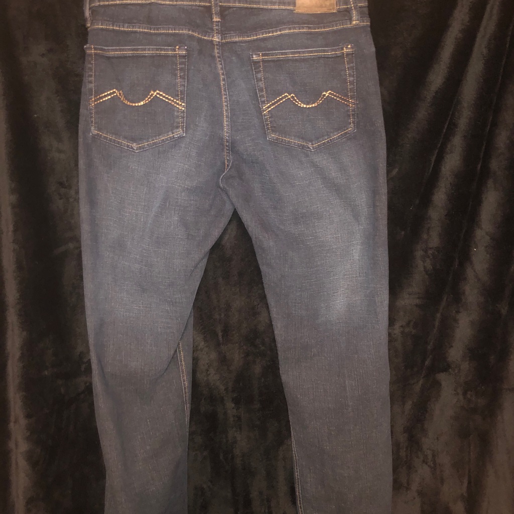 Women~ "Urban Wear" Jeans~ 38/32